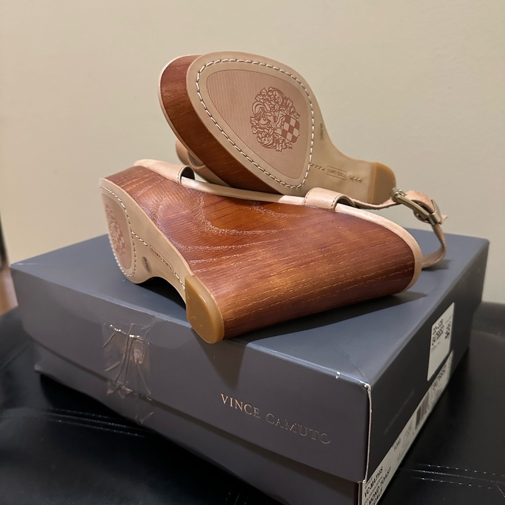Vince Camuto VC-MATHIS Almond Toast Wedge Sandals with T-Strap Design Sz 10 - Picture 3 of 6